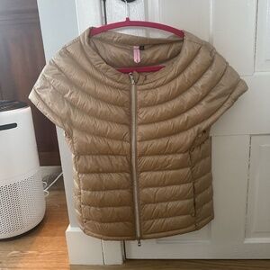 Cotes of London woman’s vest